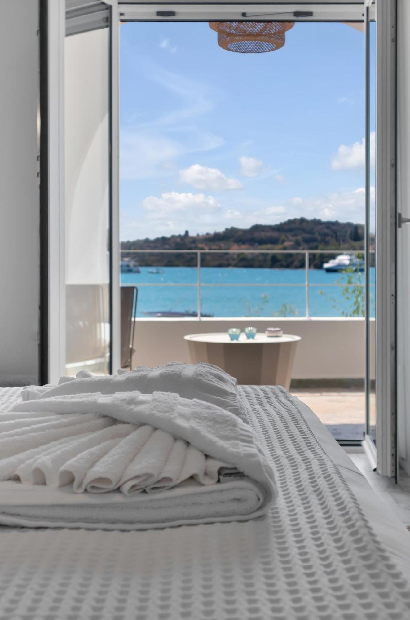 Kavouraki Apartment & Studio Portokhéli Eksteriør bilde